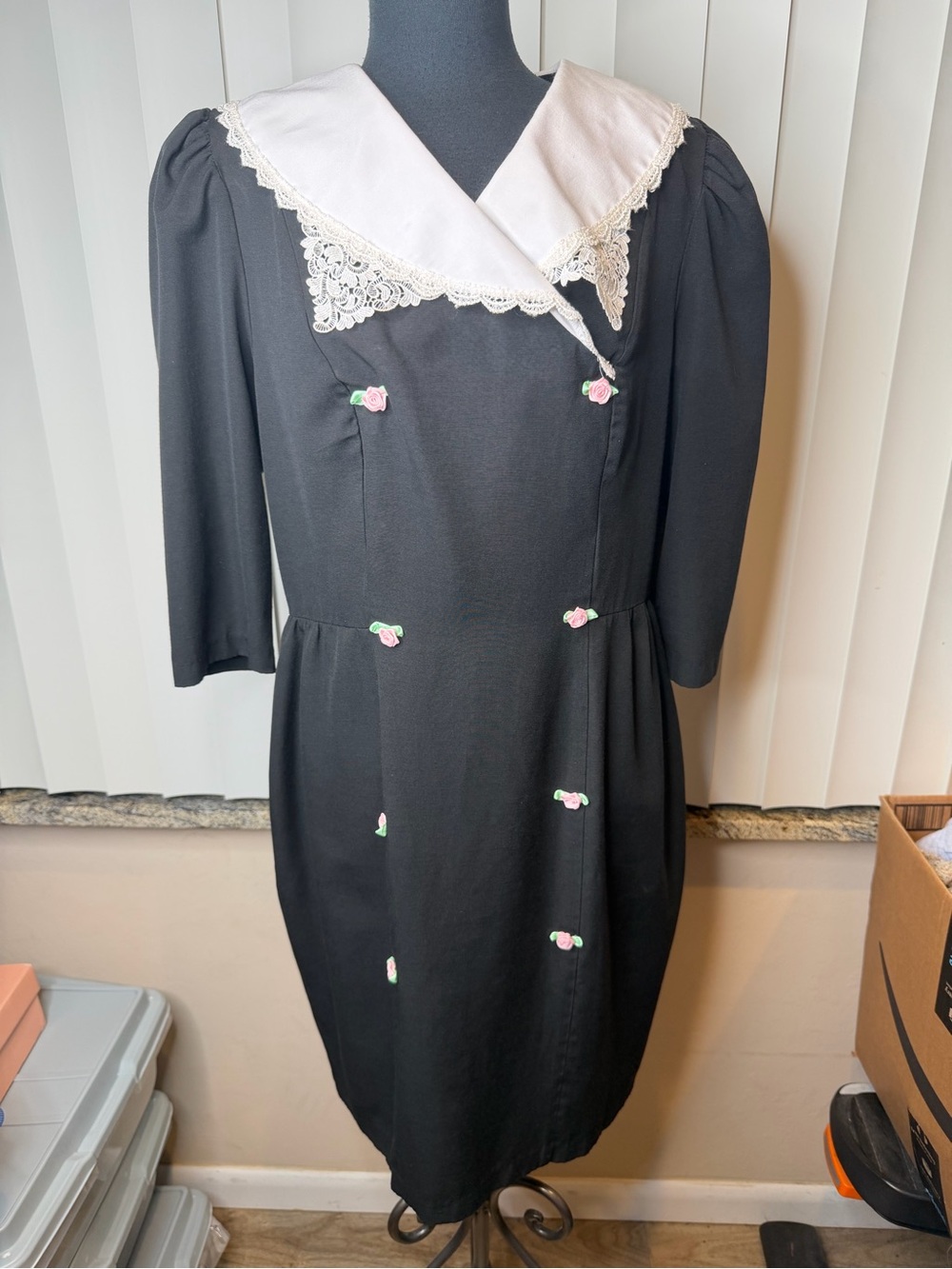 Eber Vintage Black Dress with White Lace Collar and Pink Rose Accents Size 15